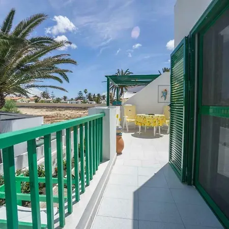 Apartment Beachcomplex House With Communal Pool