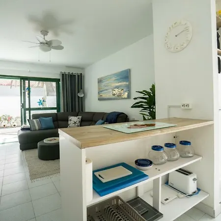 Apartment Beachcomplex House With Communal Pool